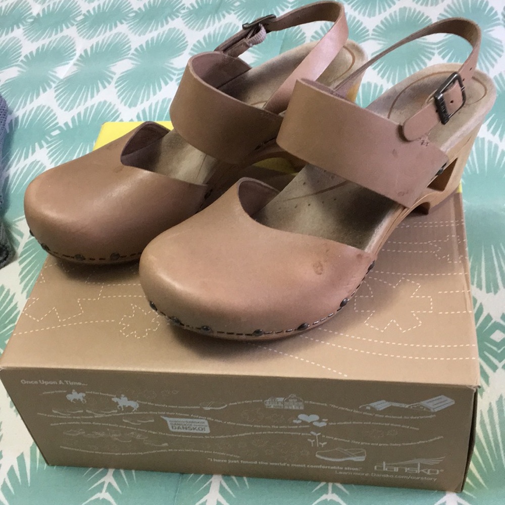 Dansko size 39 Clogs